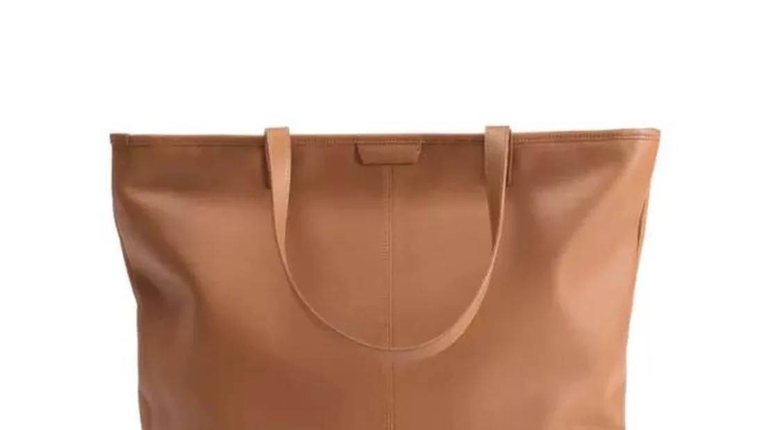 Bulk personalized canvas bags with custom arranged for a wholesale order